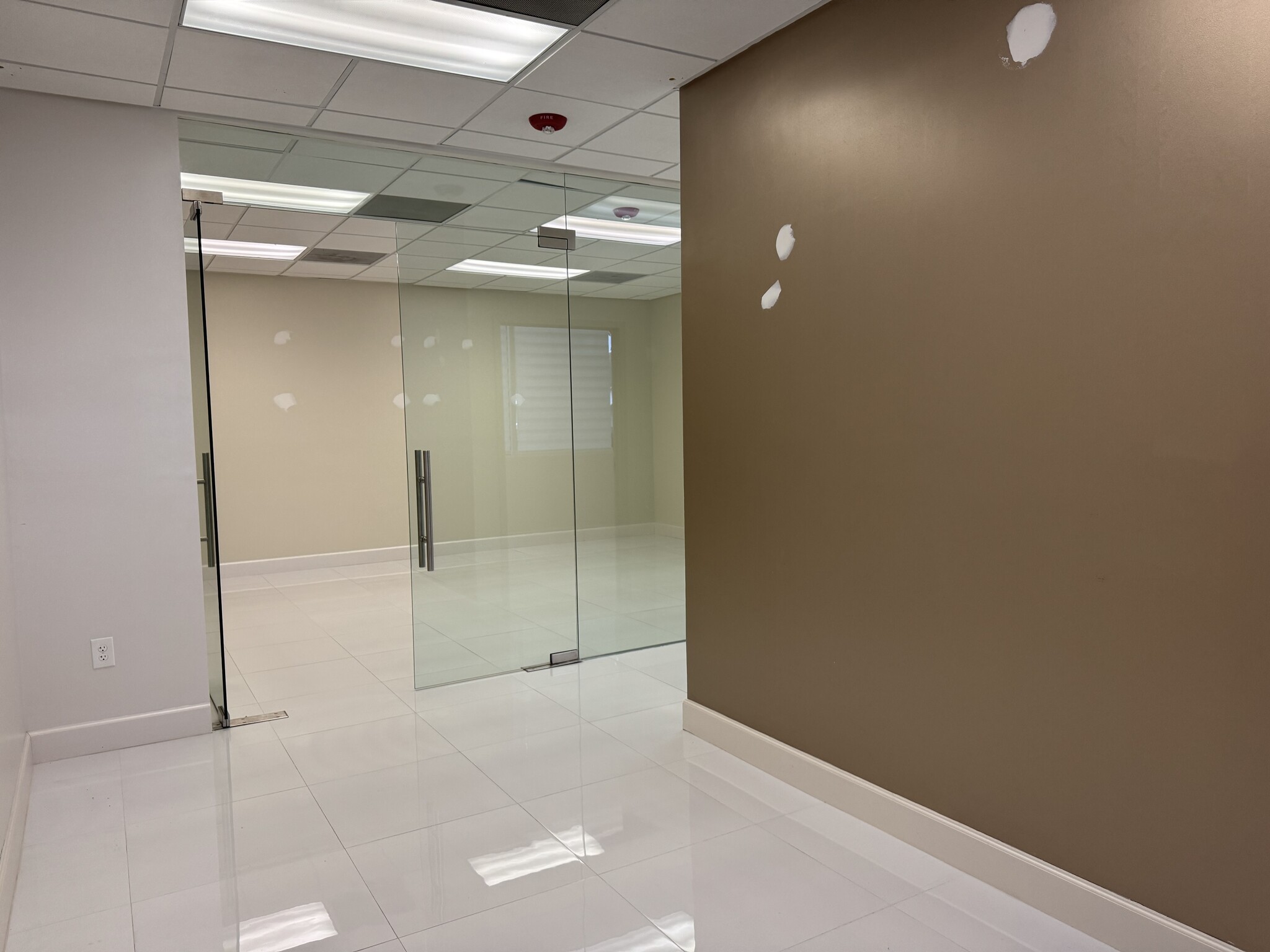 15280 NW 79th Ct, Miami Lakes, FL à louer Photo de l’immeuble– Image 1 sur 11