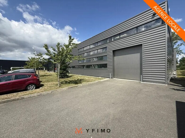 Local d’activités dans Élancourt à louer - Photo de l’immeuble – Image 1 sur 8