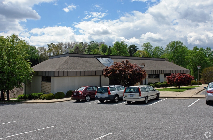 231 13th Avenue Pl NW, Hickory, NC à vendre - Photo de l’immeuble – Image 3 sur 7