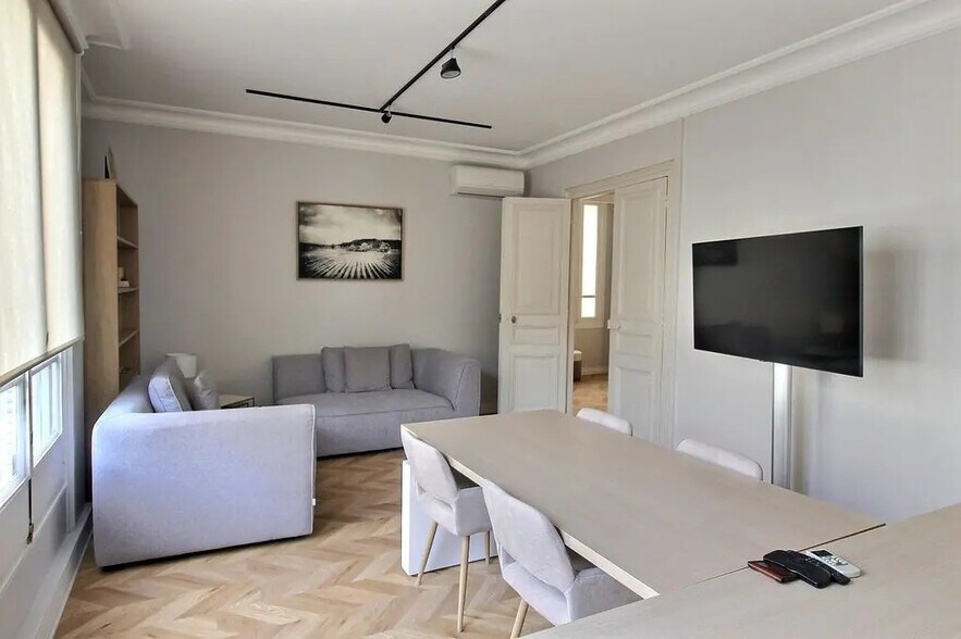 Bureau dans Paris à louer - Photo de l’immeuble – Image 1 sur 10