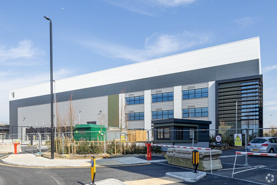 Jenkins Ln, Barking à louer - Photo de l’immeuble – Image 3 sur 3