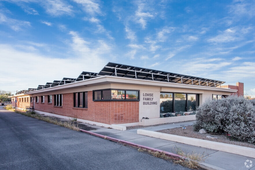 2916 E Broadway Blvd, Tucson, AZ à louer - Photo principale – Image 1 sur 17