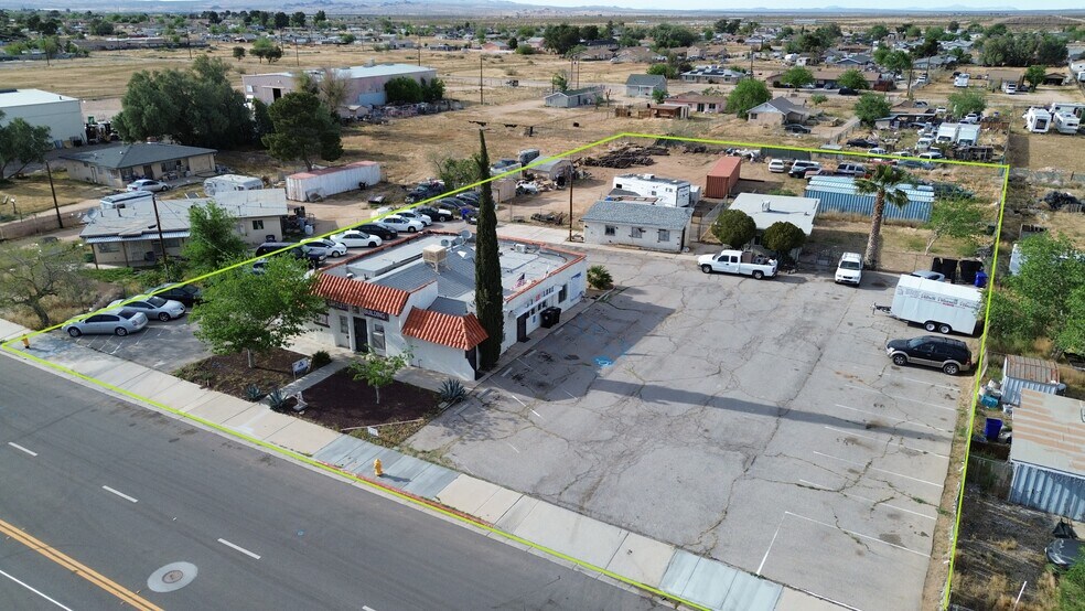 12036 Bartlett Ave, Adelanto, CA à vendre - Photo de l’immeuble – Image 2 sur 64