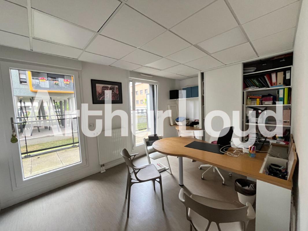 Bureau dans Herouville Saint Clair à louer Photo intérieure– Image 1 sur 3