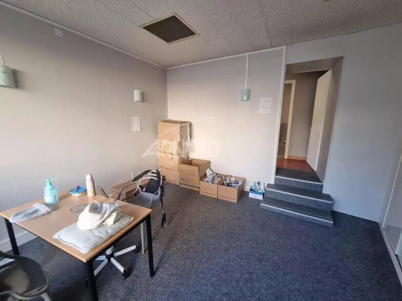 Local commercial dans Nantes à louer - Photo de l’immeuble – Image 3 sur 5