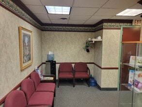 160 Commack Rd, Commack, NY à louer Photo intérieure– Image 2 sur 10