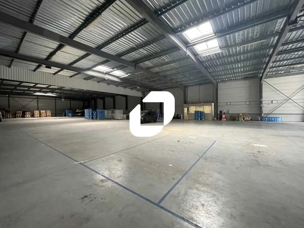 Local d’activités dans Le Haillan à louer Photo de l’immeuble– Image 1 sur 9