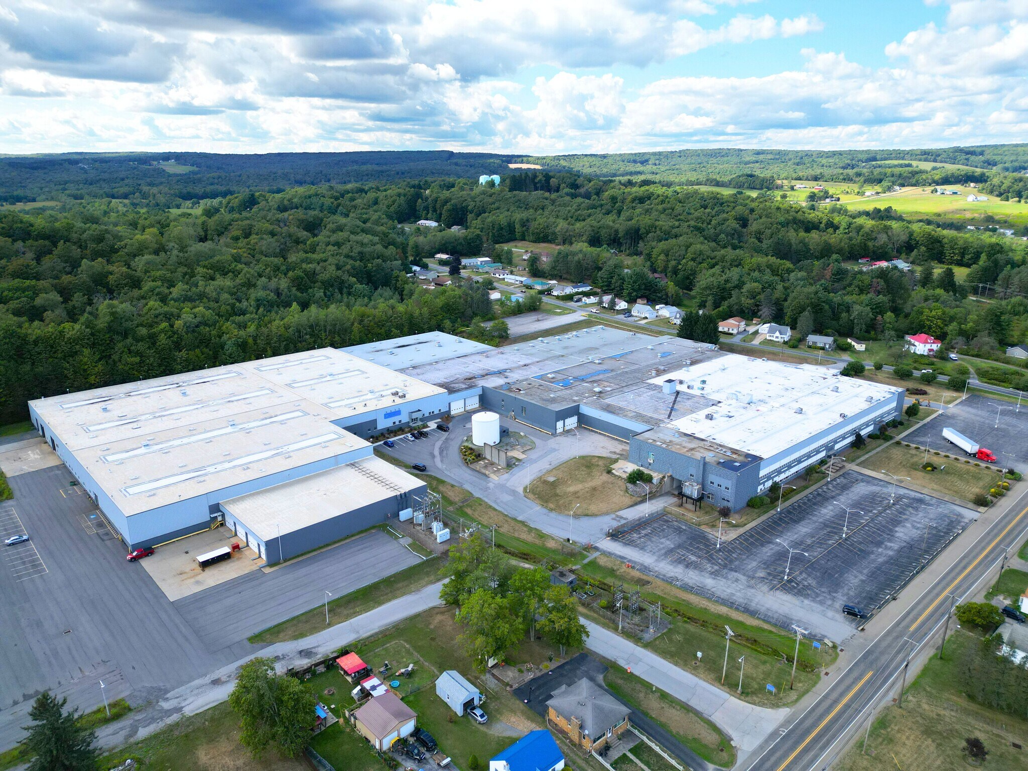 835 Washington St, Saint Marys, PA à louer Photo de l’immeuble– Image 1 sur 21