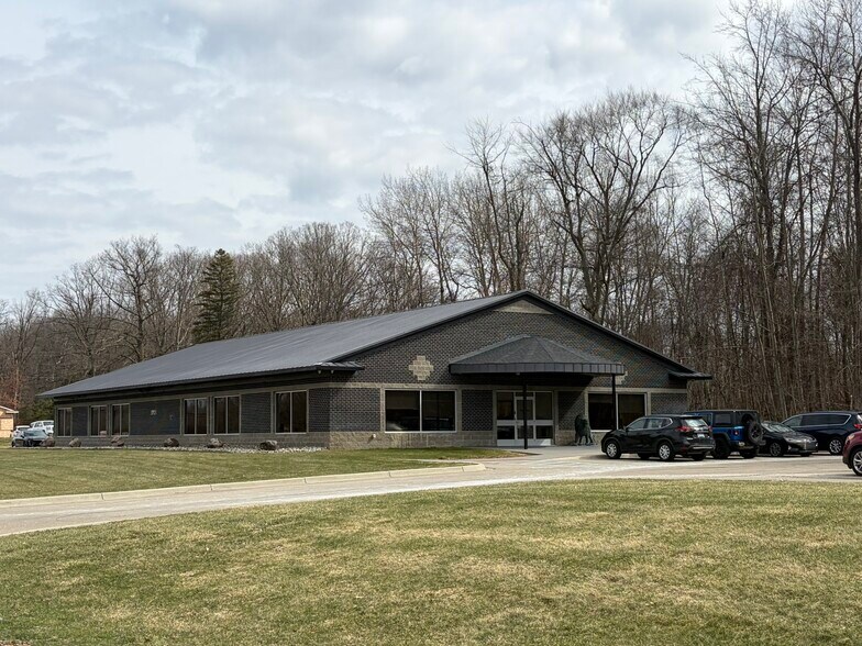 5735 Bella Rosa Blvd, Independence Township, MI à louer - Photo de l’immeuble – Image 3 sur 7