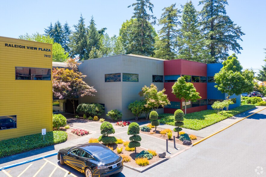 7412 SW Beaverton Hillsdale Hwy, Portland, OR à louer - Photo de l’immeuble – Image 1 sur 5