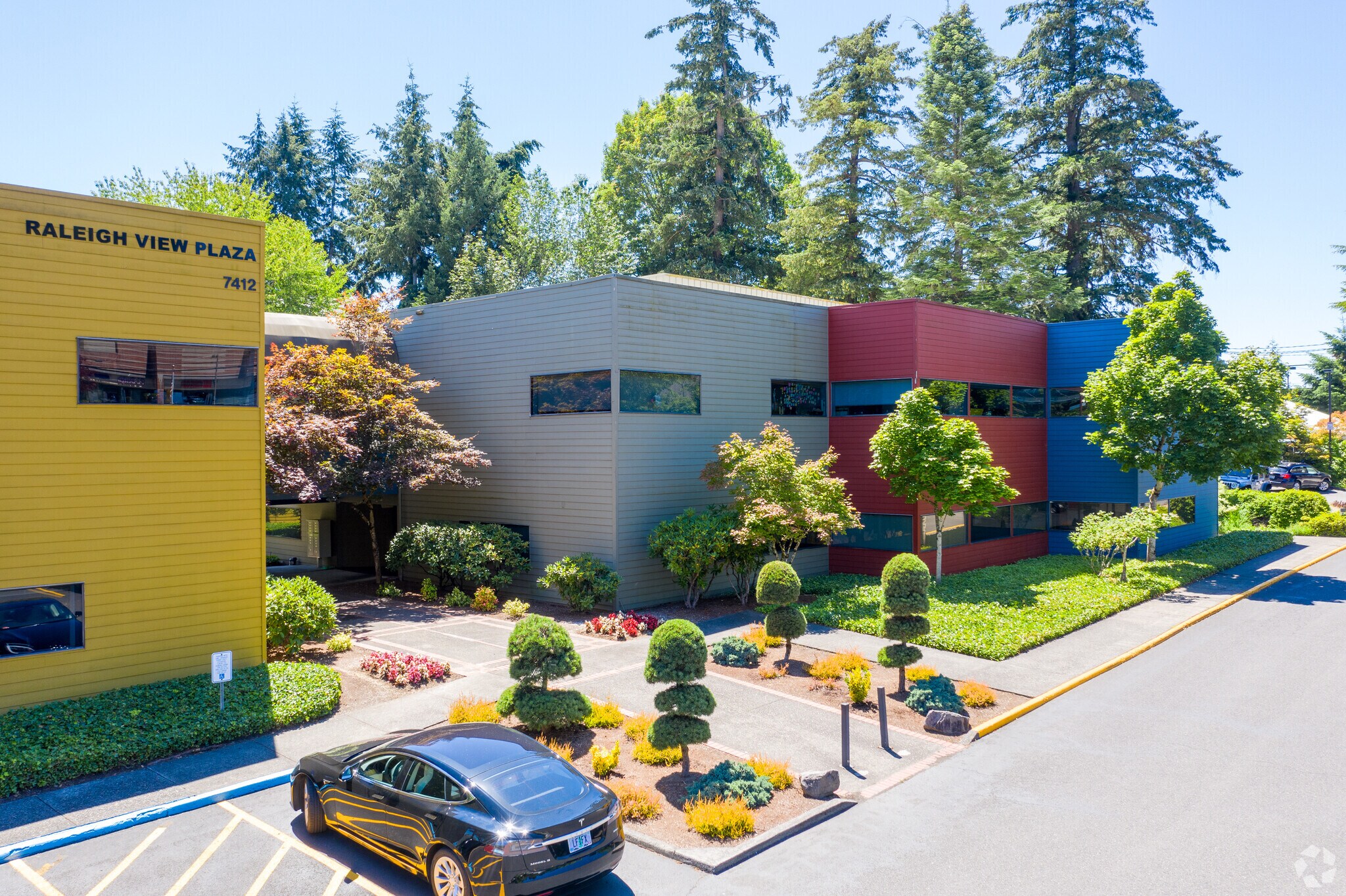 7412 SW Beaverton Hillsdale Hwy, Portland, OR à louer Photo de l’immeuble– Image 1 sur 6