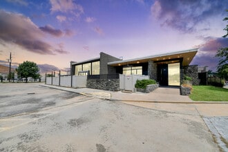 7801 Westheimer Rd, Houston, TX à louer Photo de l’immeuble– Image 1 sur 1