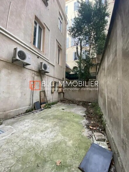 Local commercial dans Marseille à louer - Photo de l’immeuble – Image 3 sur 11