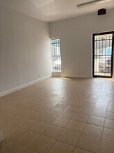 7999 Hansen Rd, Houston, TX à louer Photo intérieure– Image 2 sur 4