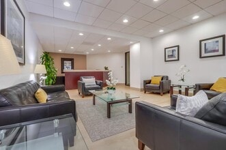 11500 W Olympic Blvd, Los Angeles, CA à louer Photo intérieure– Image 1 sur 4