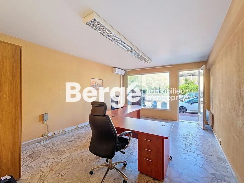 Local commercial dans Cannes à vendre - Photo intérieure – Image 2 sur 4