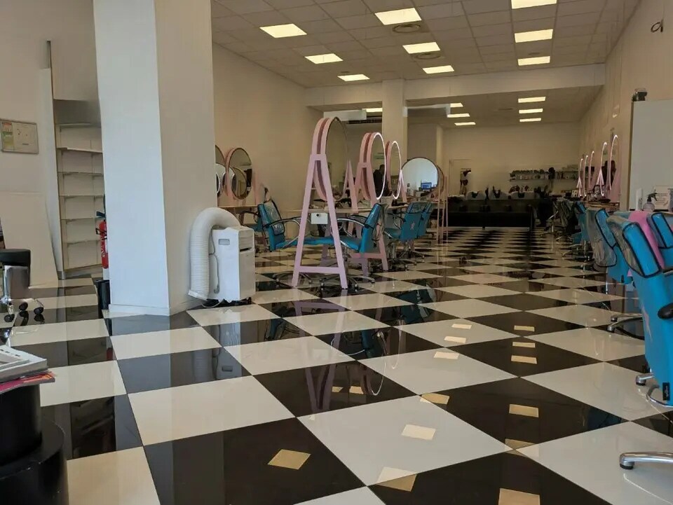 Local commercial dans Villeneuve-Loubet à louer Photo intérieure– Image 1 sur 5