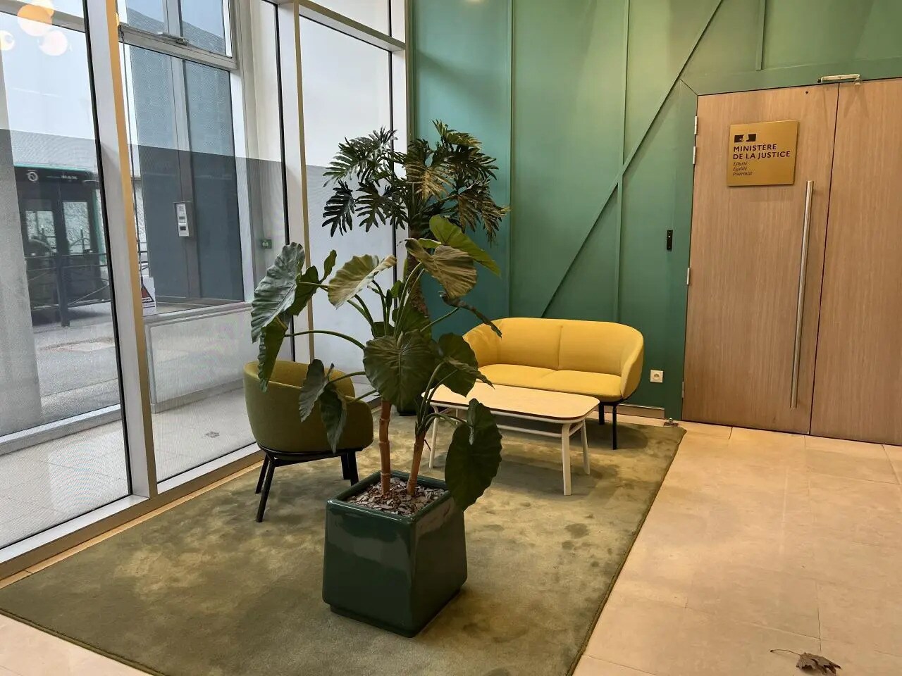 Bureau dans Saint-Denis à louer Hall d’entrée– Image 1 sur 5