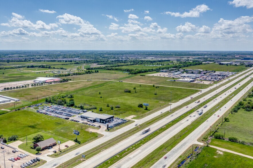 26655 Southwest Freeway, Rosenberg, TX à vendre - Photo de l’immeuble – Image 1 sur 6