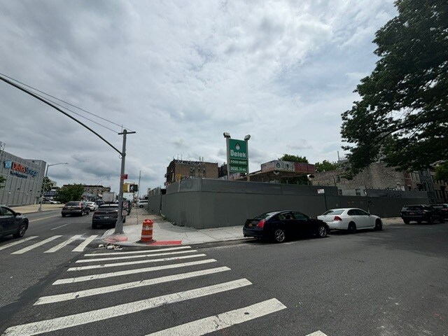 1508 Bushwick Ave, Brooklyn, NY à louer - Photo de l’immeuble – Image 2 sur 4