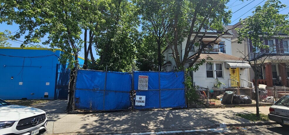 146-54 105th Ave, Jamaica, NY à vendre - Photo de l’immeuble – Image 2 sur 5