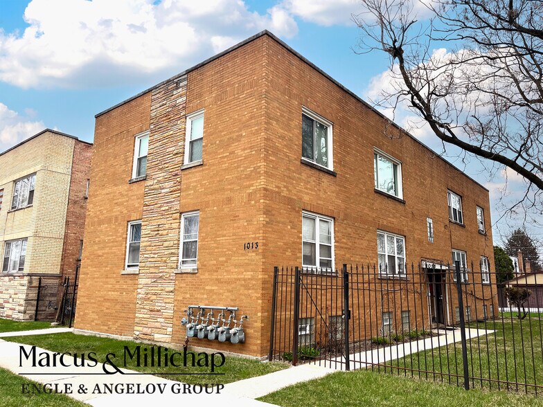 1013 Bellwood Ave, Bellwood, IL à vendre - Photo principale – Image 1 sur 1