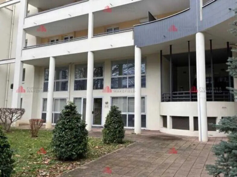 Bureau dans Besançon à louer - Photo de l’immeuble – Image 1 sur 2