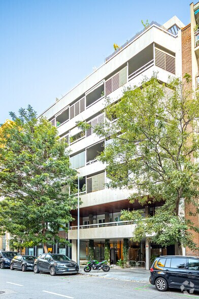 Carrer de Francesc Carbonell, 21-23, Barcelone, Barcelona à louer - Photo de l’immeuble – Image 1 sur 6