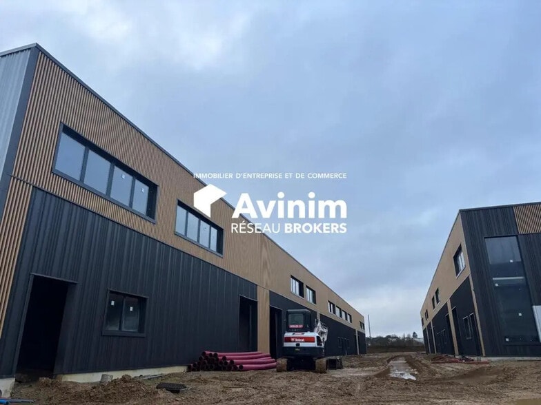 Industriel/Logistique dans Amblainville à vendre - Photo de l’immeuble – Image 2 sur 3