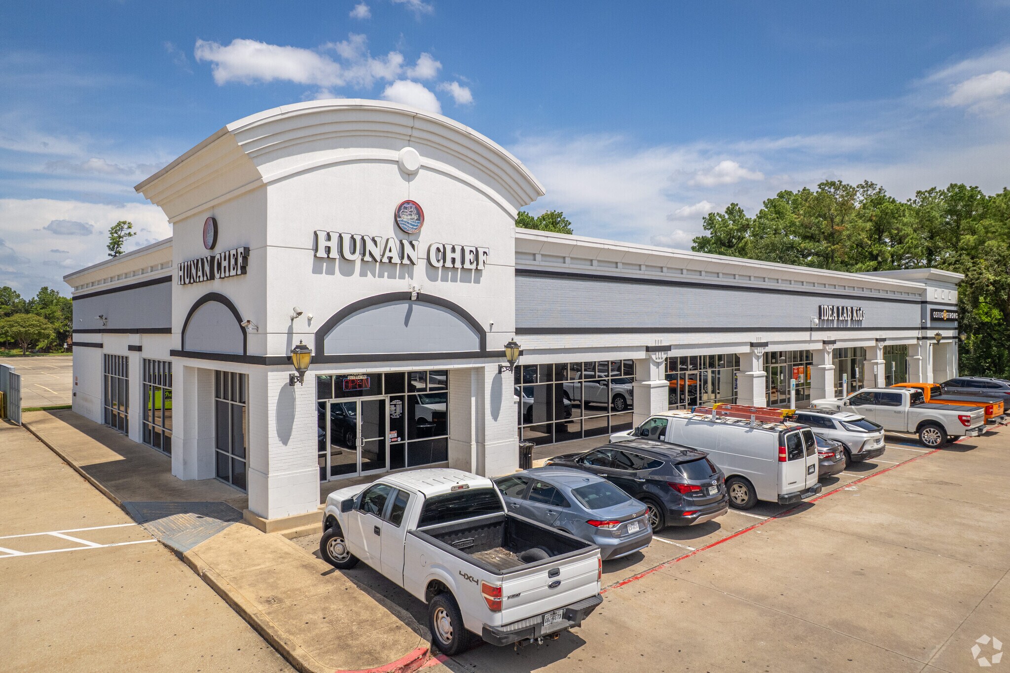 8400 Katy Fwy, Houston, TX à louer Photo principale– Image 1 sur 7