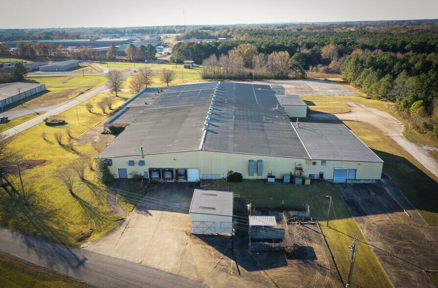 200 E Parker Dr, Booneville, MS à louer - Photo de l’immeuble – Image 2 sur 14