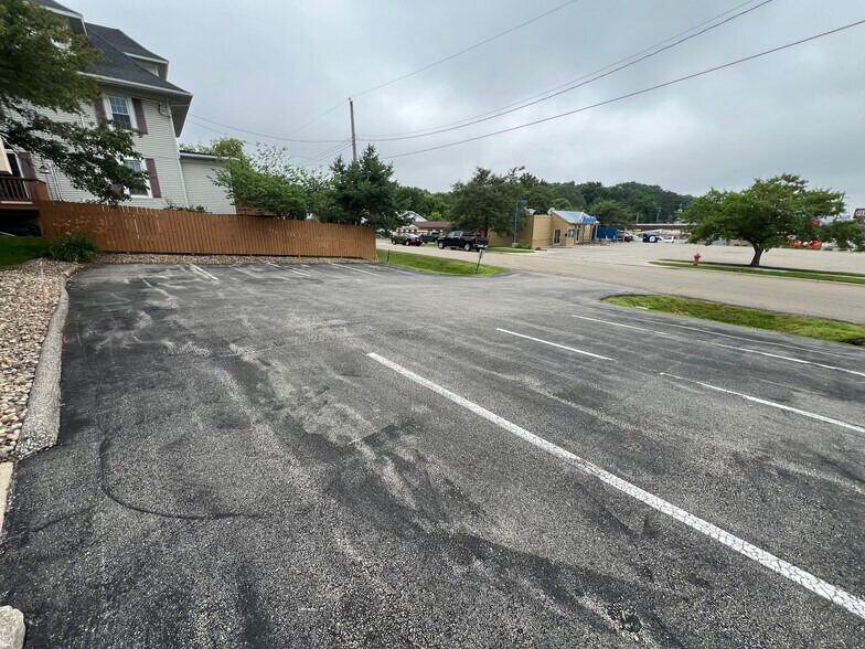 2109 S Broadway, Rochester, MN à vendre - Photo de l’immeuble – Image 3 sur 28