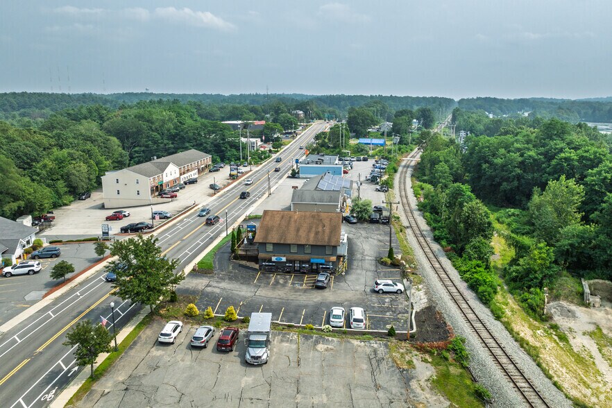 695 Main St, Holden, MA à louer - Photo principale – Image 1 sur 15