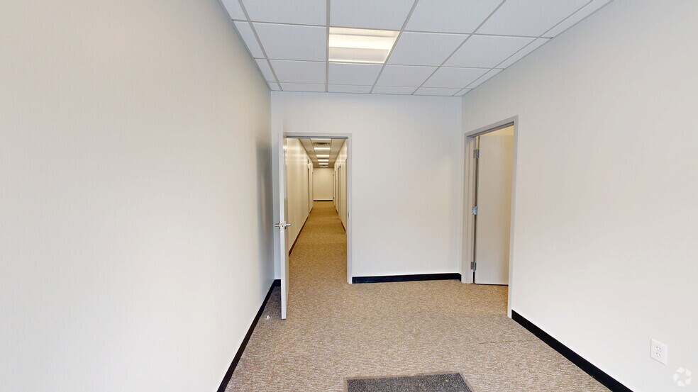 60 Maple St, Mansfield, MA à louer - Numérisation 3D Matterport – Image 2 sur 24
