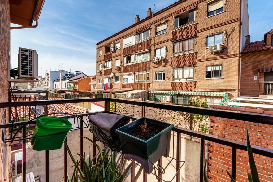 Immeuble residentiel dans San Fernando de Henares, Madrid à vendre - Photo intérieure – Image 3 sur 41