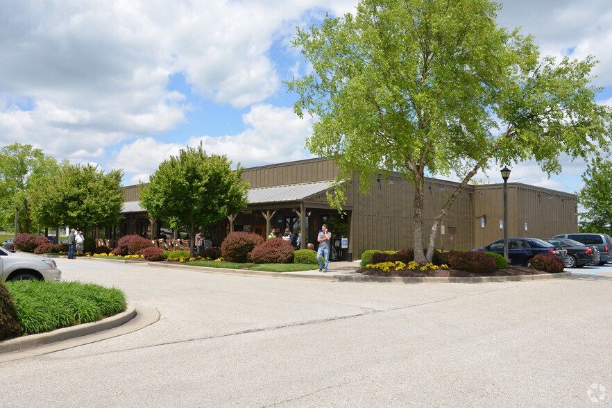 615 Ring Rd, Harrison, OH à vendre - Photo de l’immeuble – Image 3 sur 6