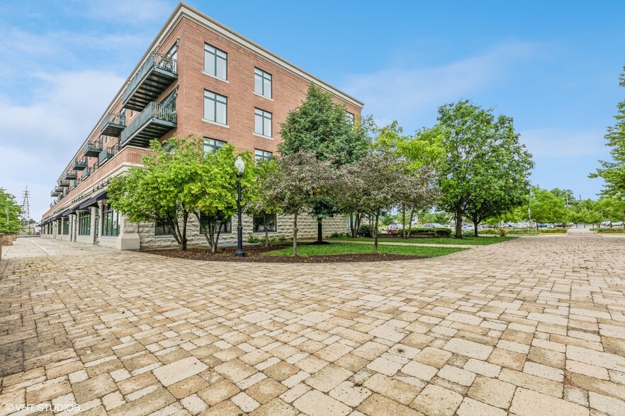 160 S River St, Aurora, IL à louer - Photo de l’immeuble – Image 3 sur 25