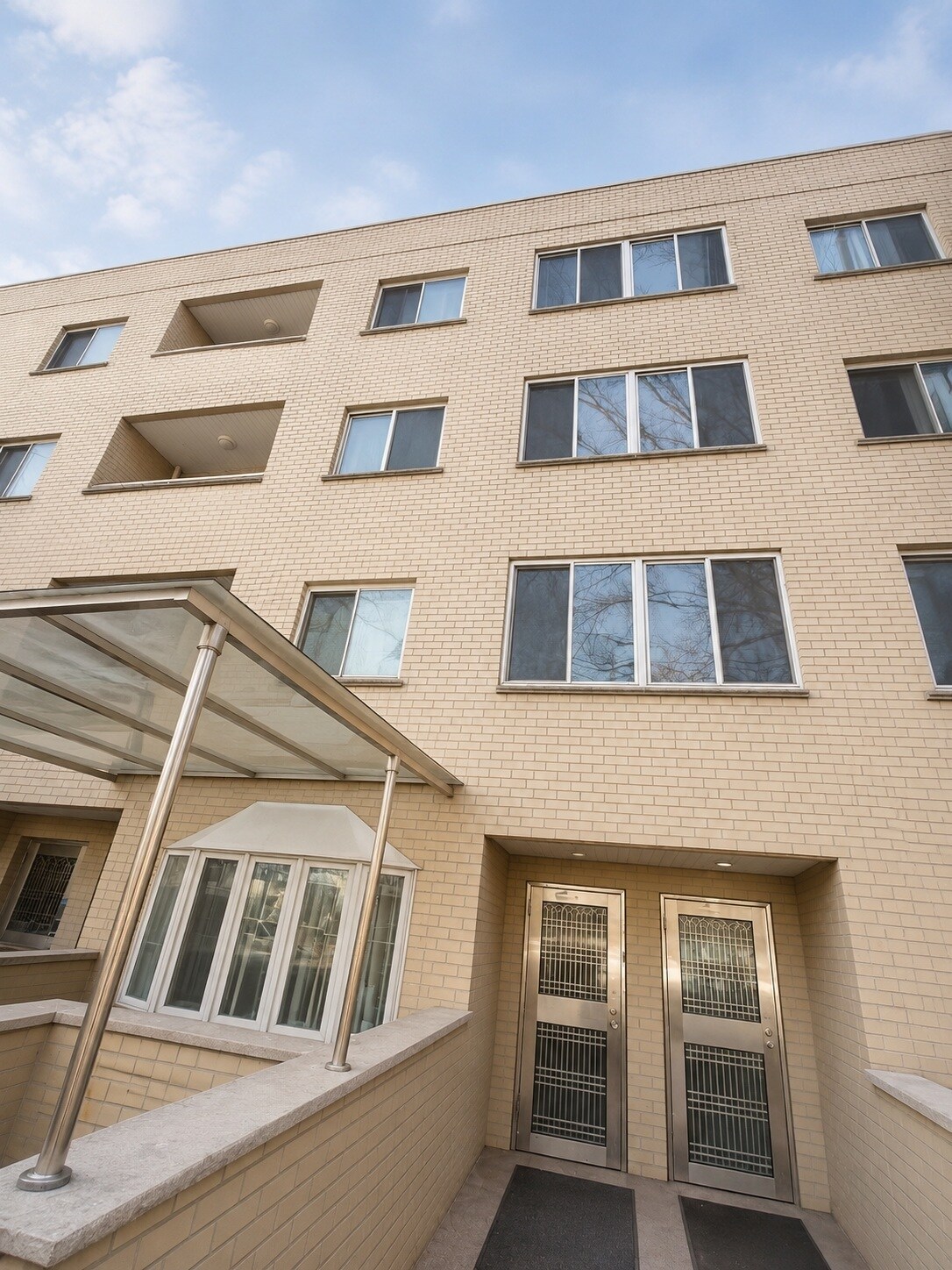 13238 41st Ave, Flushing, NY à vendre Photo de l’immeuble– Image 1 sur 7