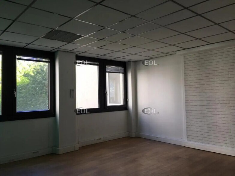 Bureau dans Charenton-le-Pont à louer - Photo intérieure – Image 2 sur 6