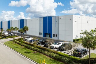 Plus de détails pour 10900 NW 146th St, Hialeah Gardens, FL - Industriel/Logistique à louer