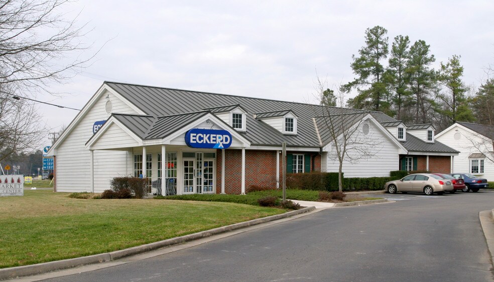 2660 & 2664 New Market Road Portfolio portefeuille de 2 biens à vendre sur LoopNet.fr - Photo principale – Image 2 sur 4