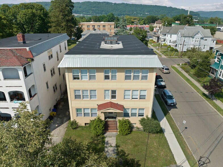 2 Grand Blvd, Binghamton, NY à vendre - Photo de l’immeuble – Image 1 sur 48