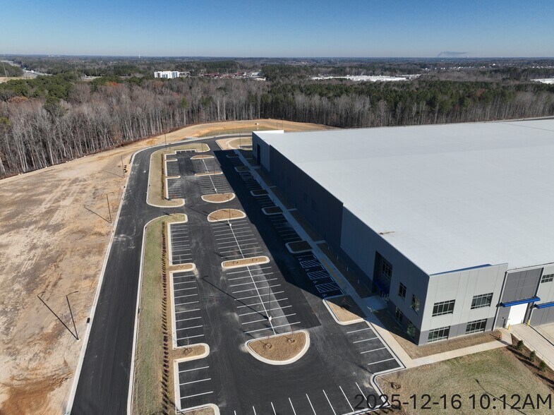 255 Eagle Crest Way, Garner, NC à louer - Photo de l’immeuble – Image 2 sur 5