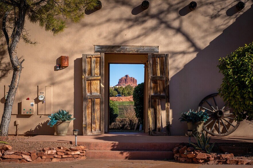 10 Rojo Dr, Sedona, AZ à vendre - Photo de l’immeuble – Image 1 sur 50