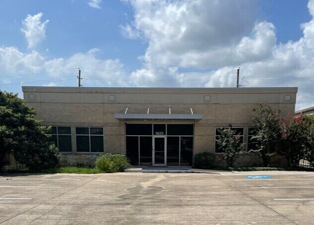 5625 Schumacher Ln, Houston, TX à louer Photo de l’immeuble– Image 1 sur 11