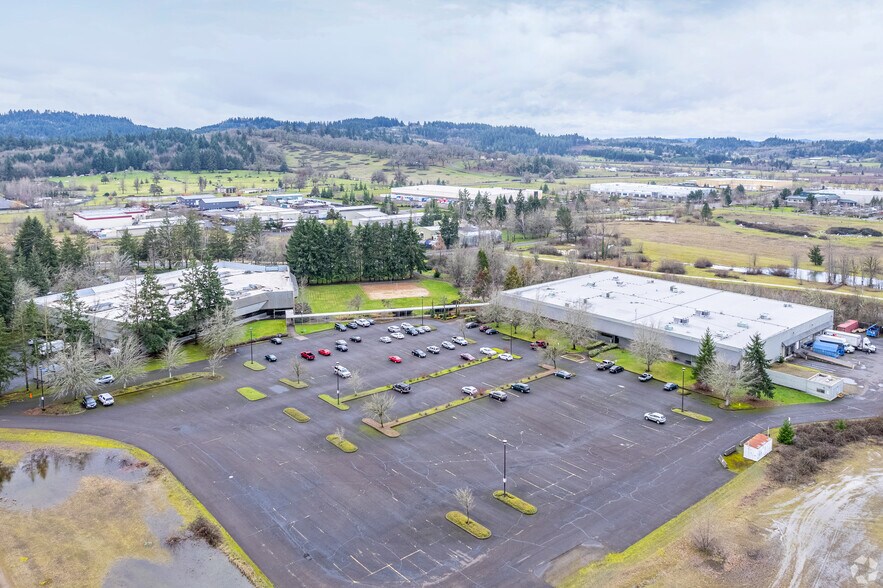 959 Terry St. | 32+AC Office/Industrial portefeuille de 4 biens à vendre sur LoopNet.fr - Photo de l’immeuble – Image 2 sur 15