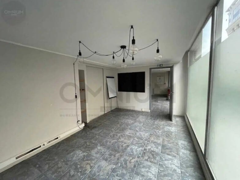 Bureau dans Lyon à louer - Photo de l’immeuble – Image 2 sur 6