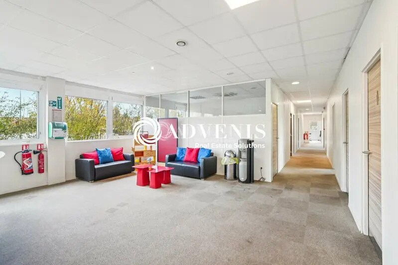 Bureau dans Villepinte à vendre - Photo de l’immeuble – Image 3 sur 12