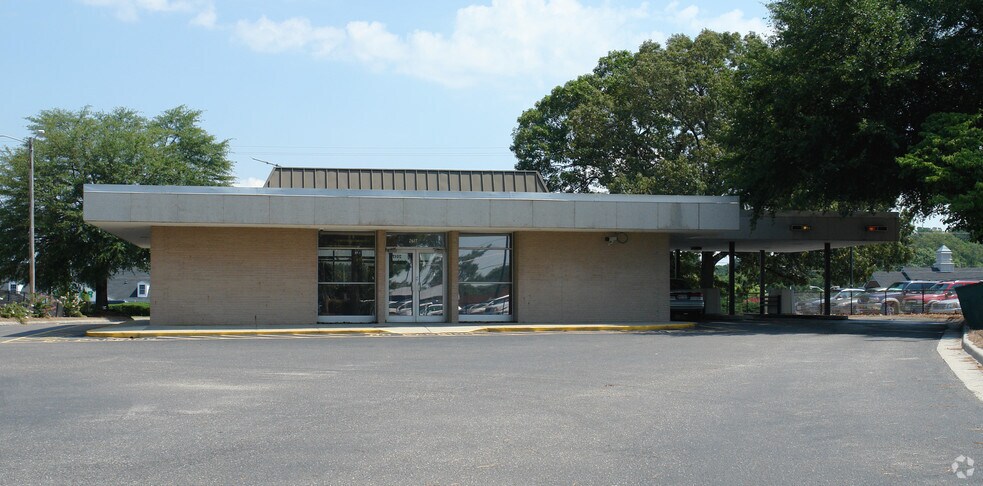 2617 Bragg Blvd, Fayetteville, NC à vendre - Photo de l’immeuble – Image 2 sur 2