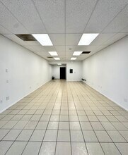 554-562 N Moorpark Rd, Thousand Oaks, CA à louer Photo intérieure– Image 1 sur 3